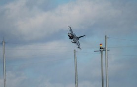 Un avion militar ucrainean, cu 14 oameni la bord, s-a prăbuşit în apropiere de Kiev. Cinci persoane au murit